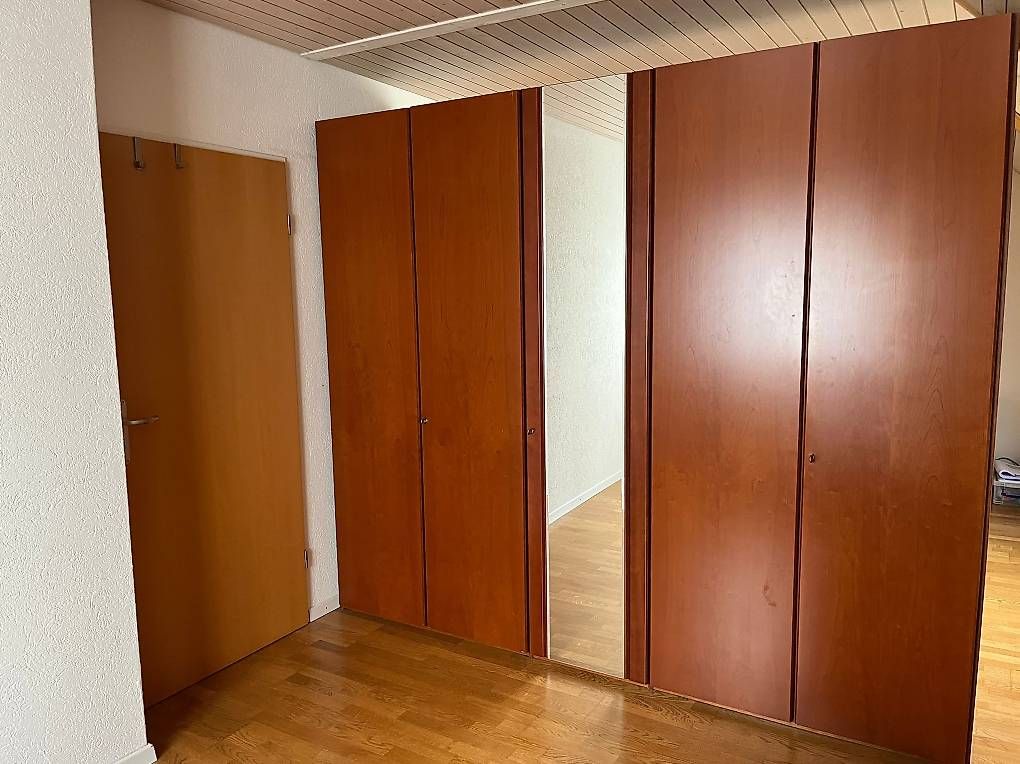 Pfister Armadi: Grosser Schrank 252x61x219 – Usato da Buttwil venduto da Pixie30