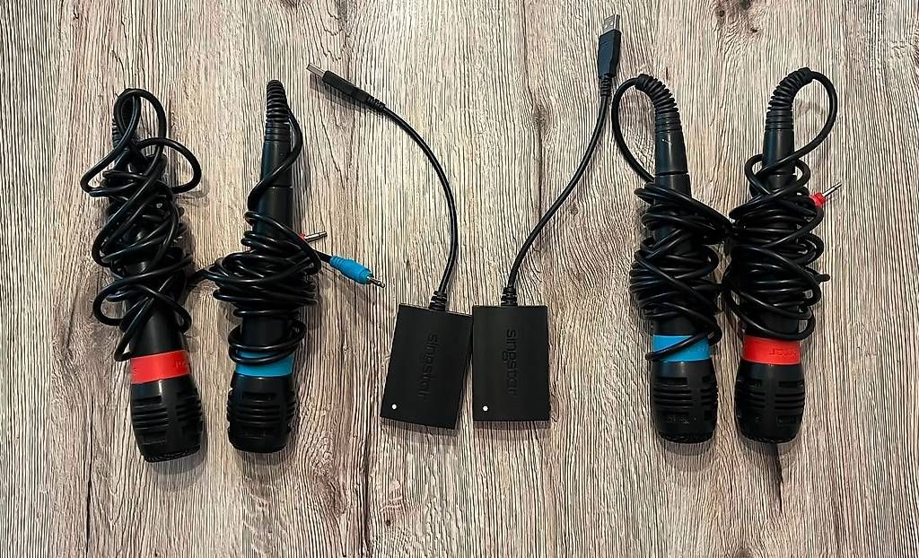Mikrofone: 4x Singstar Mikrofone + 2x USB Adapter – Gebraucht aus Aarau von PascalRohrbach