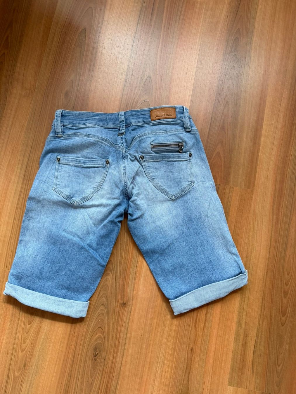 Freeman T. Porter Jeans: Freeman T-Porter Alexa, Bermudas – Usato da Burgdorf venduto da Bizeli 1