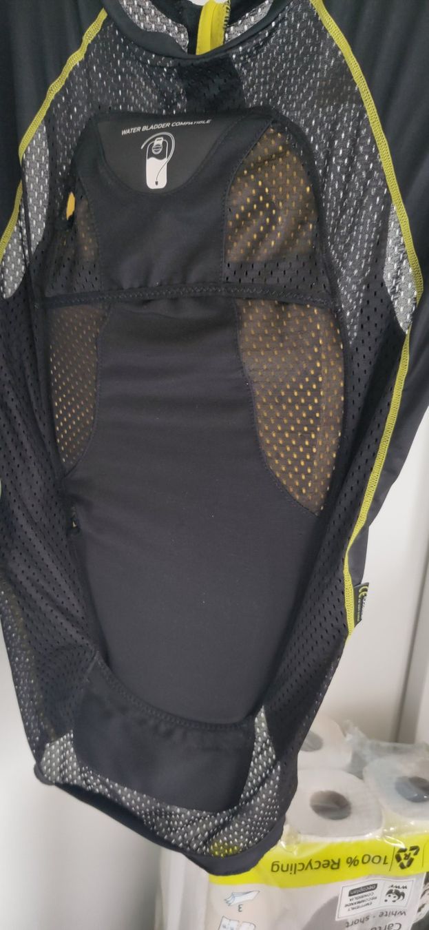Alpinestars Protezioni & Imbottiture: Alpine Star Paragon Vest L – Usato da Vermes venduto da knujiknuj 1