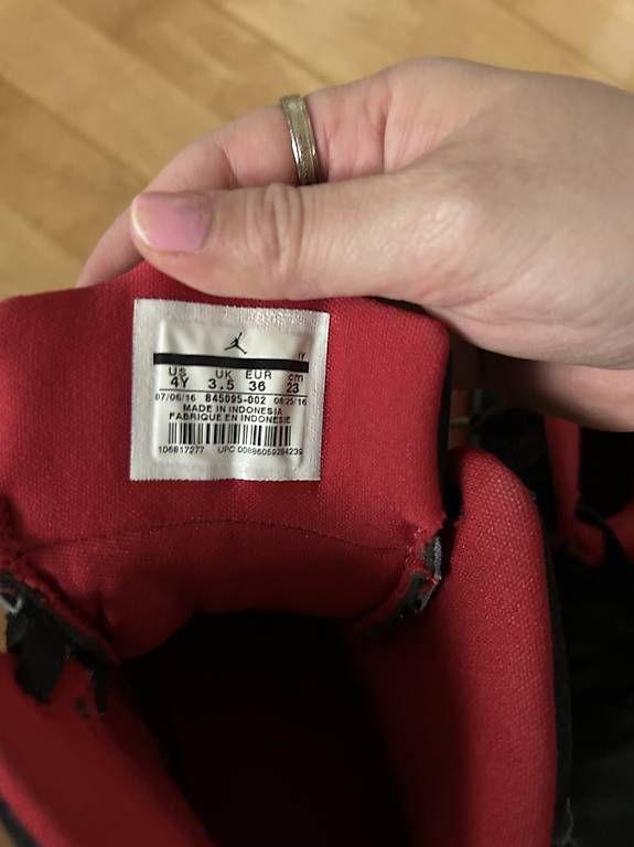 Damenschuhe: Michael Jordan & Nike Schuhen.  – Gebraucht aus Oberweningen von gta_kl5b 4