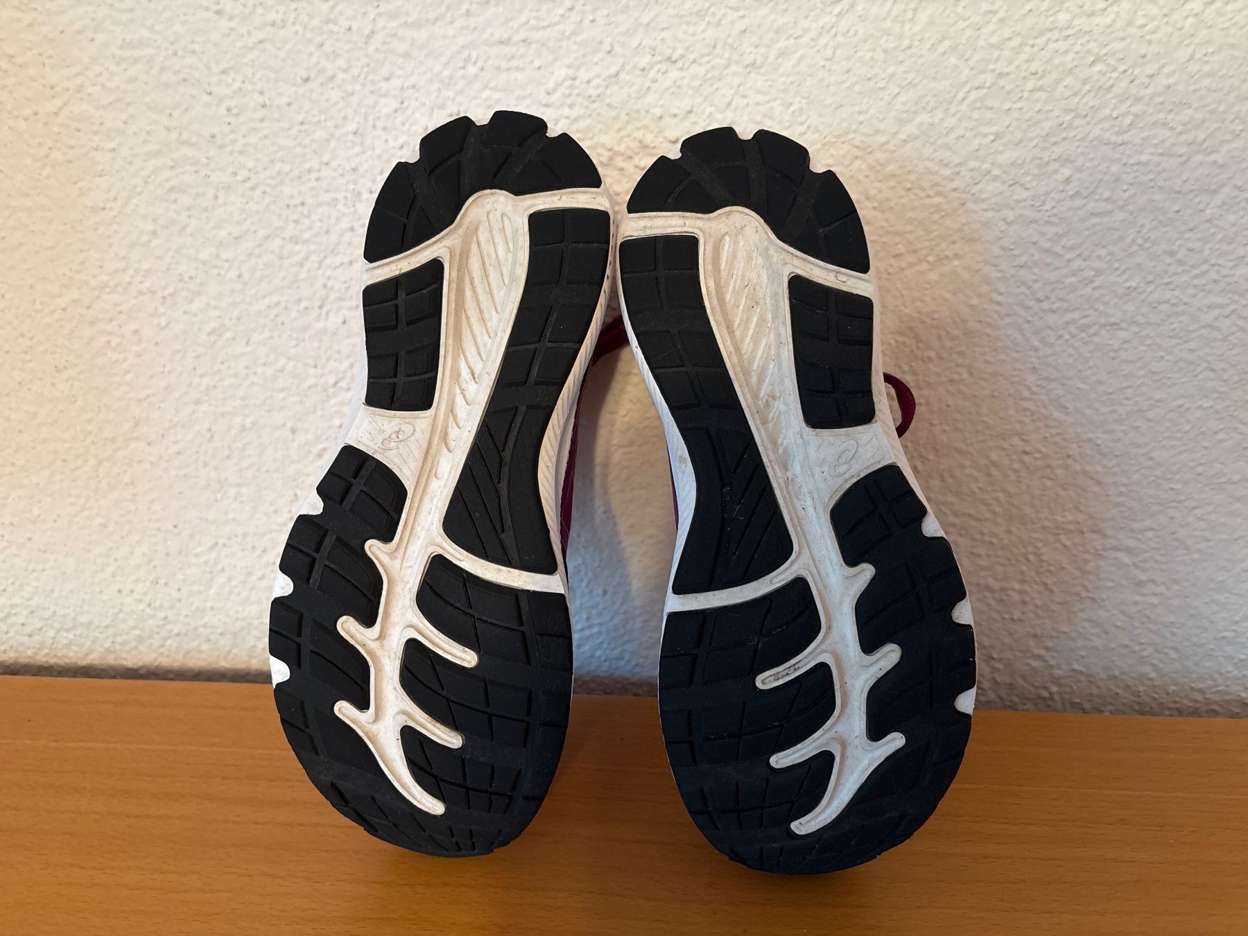 Asics Schuhe für Mädchen: Laufschuhe Asics Contend 8, Gr. 34 – Gebraucht aus Frauenfeld von zwerg13 2