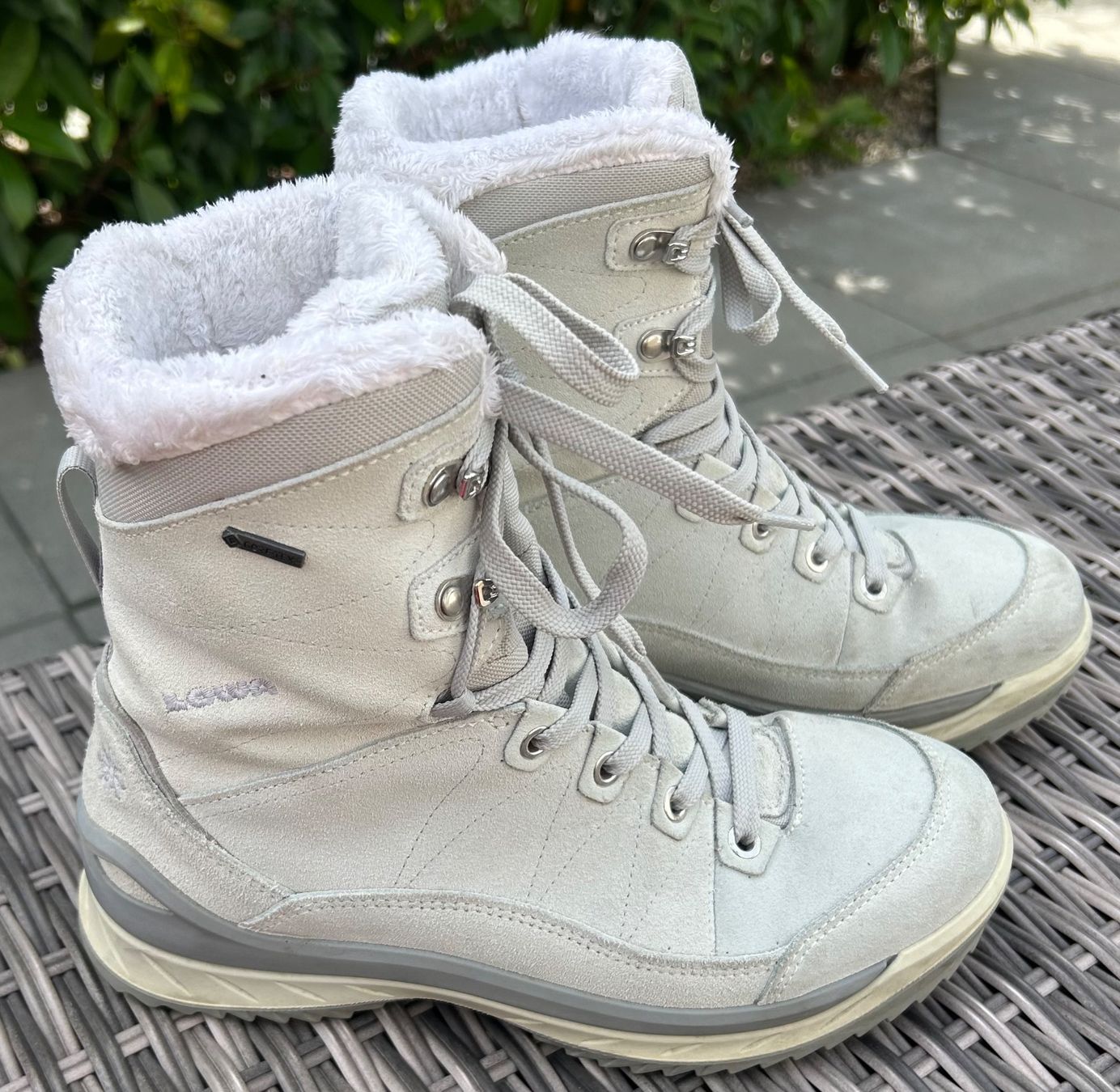 Lowa Scarpe da donna: Winterschuhe LOWA Gr. 39 – Usato da Wil SG venduto da Bitzitom