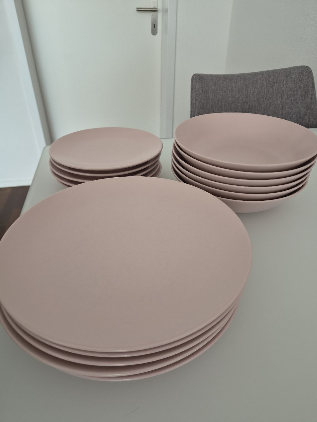 Ikea Set di piatti: Teller Set Rosa – Usato da Glattfelden venduto da Ivana5288 1
