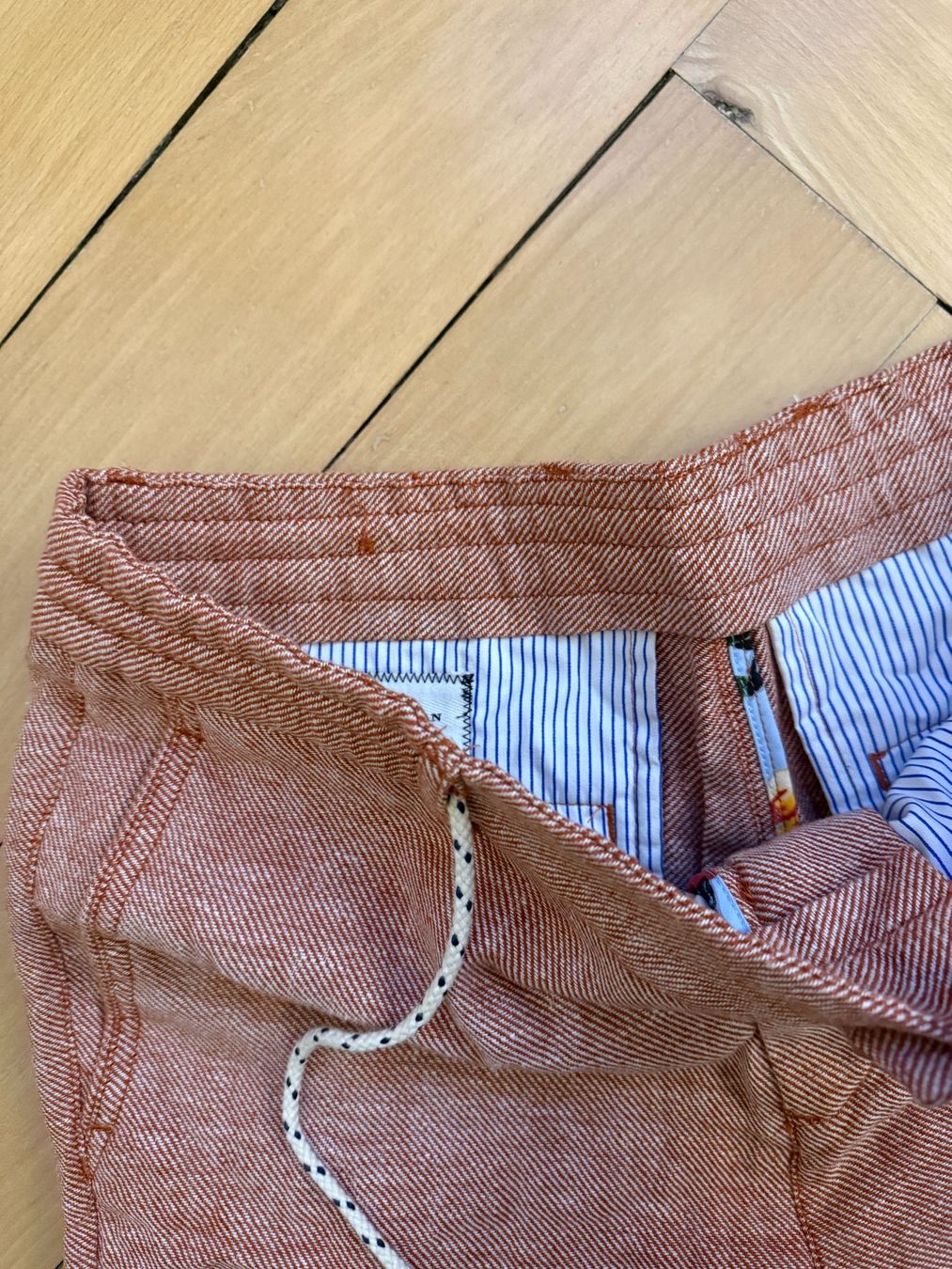 Zara Pantaloni: ZARA - Shorts rot-weiss S – Usato da Zürich venduto da Diazaio 1