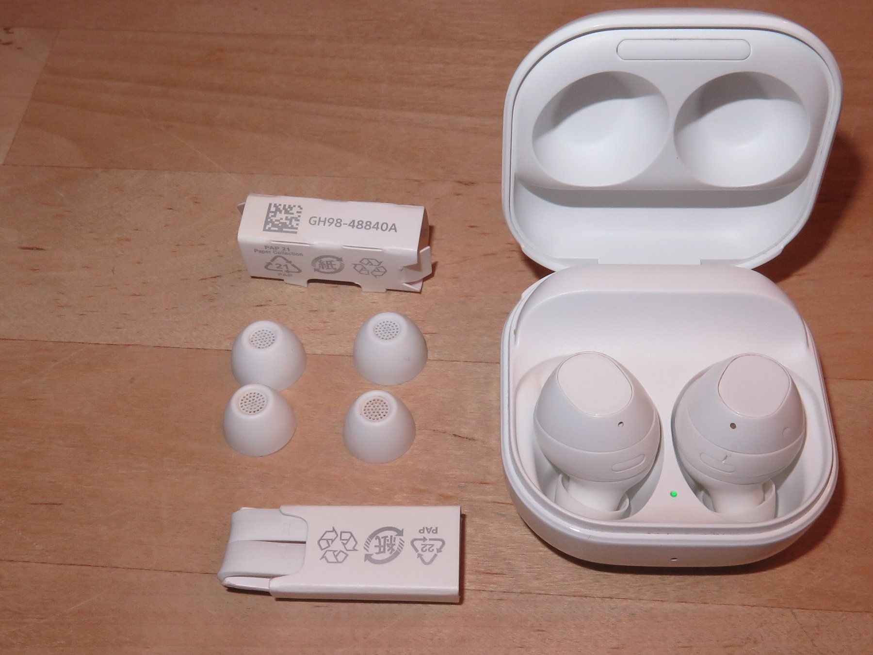 Samsung Cuffie: Samsung Galaxy Buds FE Kopfhörer Weiss – Usato da Basel venduto da Deko1 2