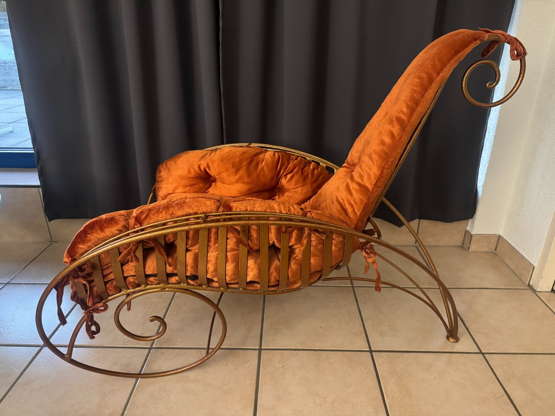 Poltrone: Fauteuil Royale en velours – Usato da Nyon venduto da data-comm