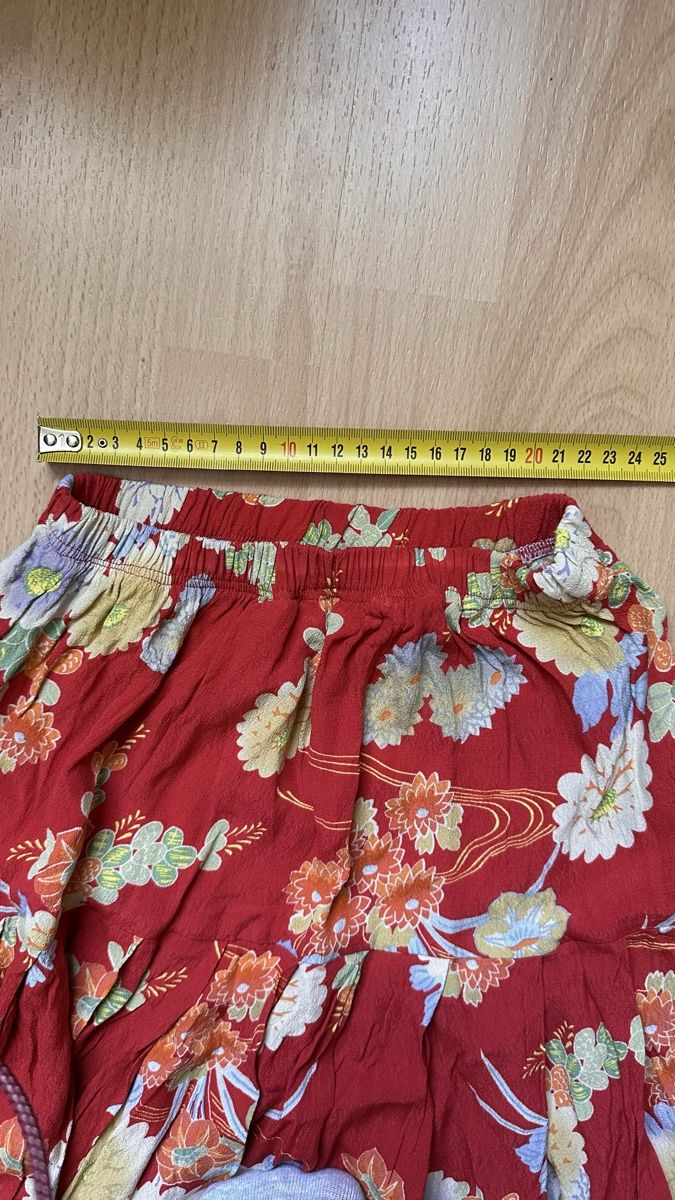Vestiti & Gonne: Roter Sommerrock mit Blumenmuster – Nuovo (secondo la descrizione) da Romanshorn venduto da Butterdog 1