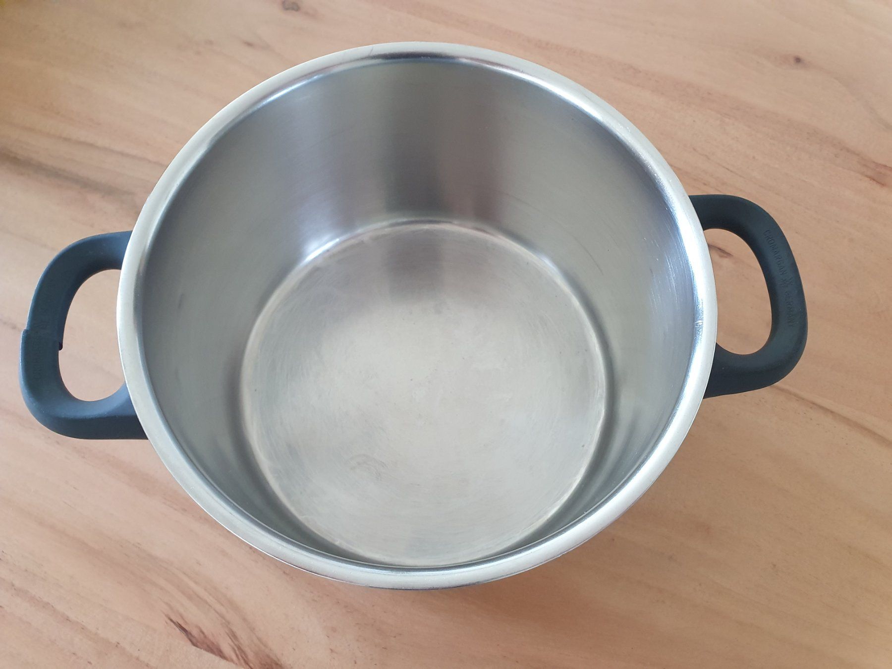 Pentole: Gebrauchter Kochtopf 17 cm Durchmesser – Usato da Zürich venduto da car_h899 3
