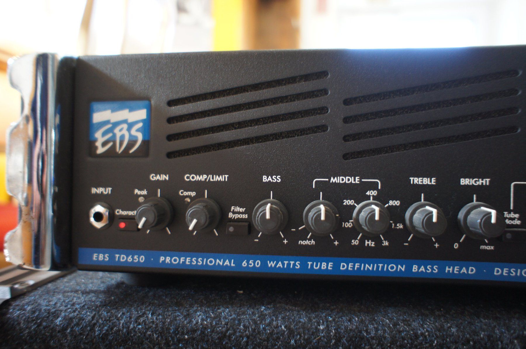 Ebs Amplificatori: Bassanlage, EBS, ET-650 Top & EBS-300 Box – Usato da Pfäffikon ZH venduto da Tomfrichtle 2