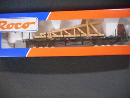 Roco Rungenwagen mit Echtholzladung