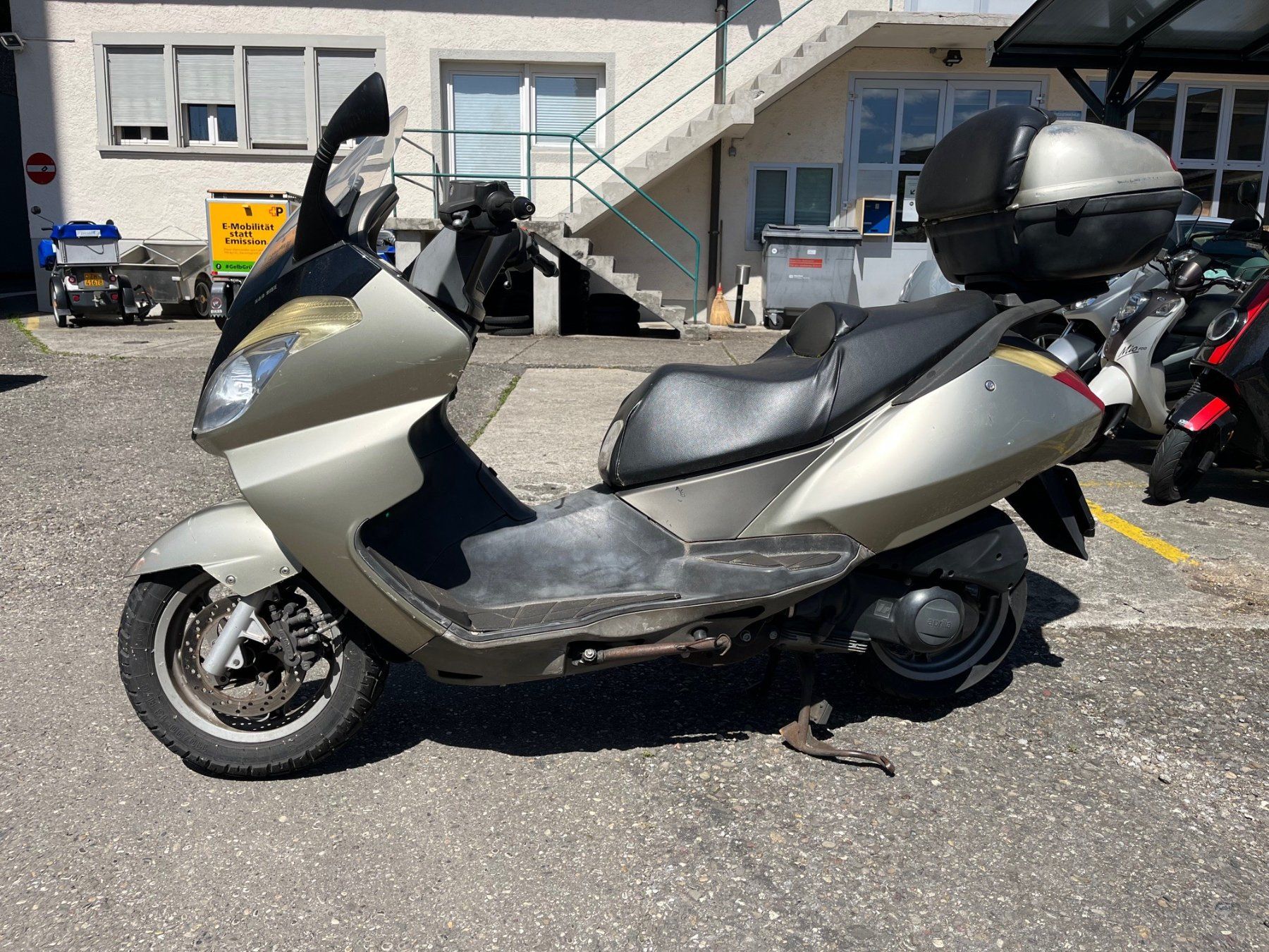 Aprilia Scooters: Occasion Roller Aprilia Atlantic 125 grau – Gebraucht aus Zürich-Schwamendingen von Josts_ToeffladeAG 1