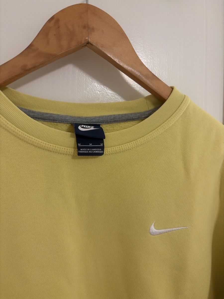 Nike Maglioni & Felpe: Nike original crewneck yellow – Usato da Zürich venduto da gaminev 1