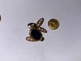 Pin's -  lapin doré strass noir  🐇✨💎