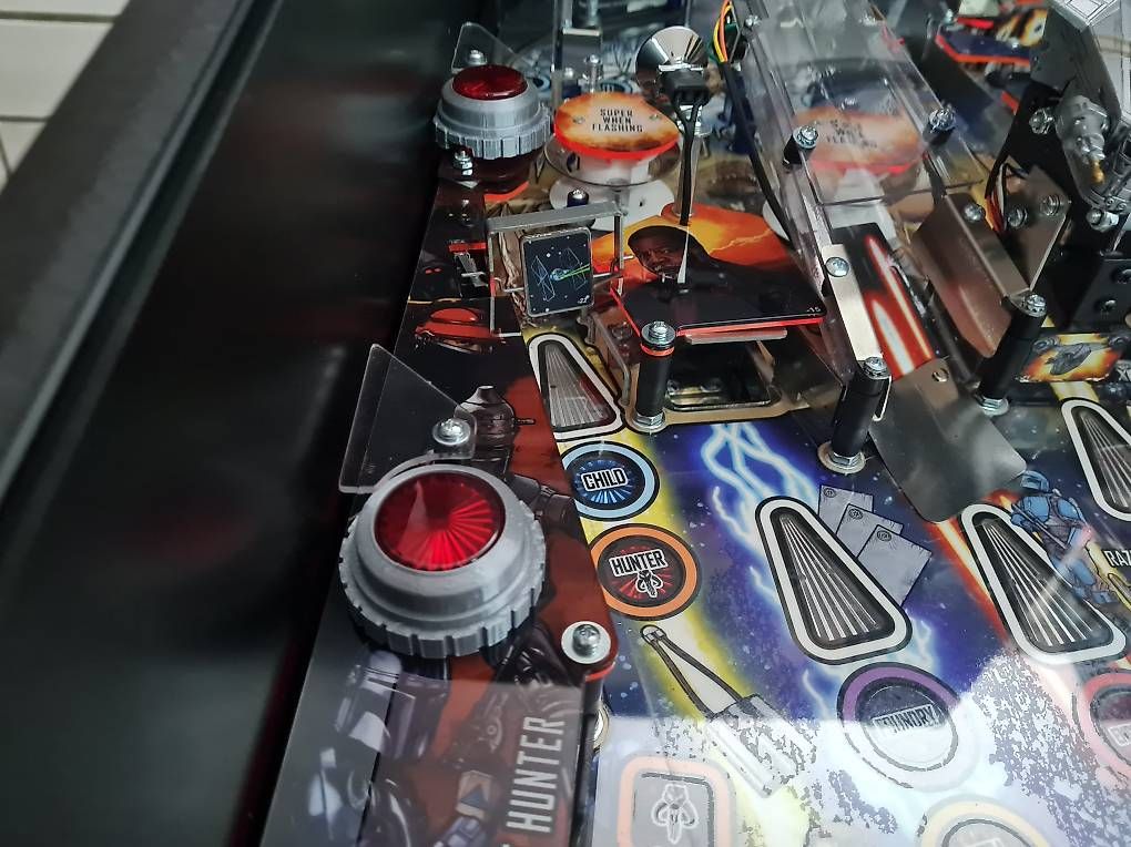 Stern Pinball Flipper: Mod Flipper Stern Mandalorian Grav Charge Flasher Caps – Nuovo e nell'imballaggio originale da Montreux venduto da Space_koaster 3