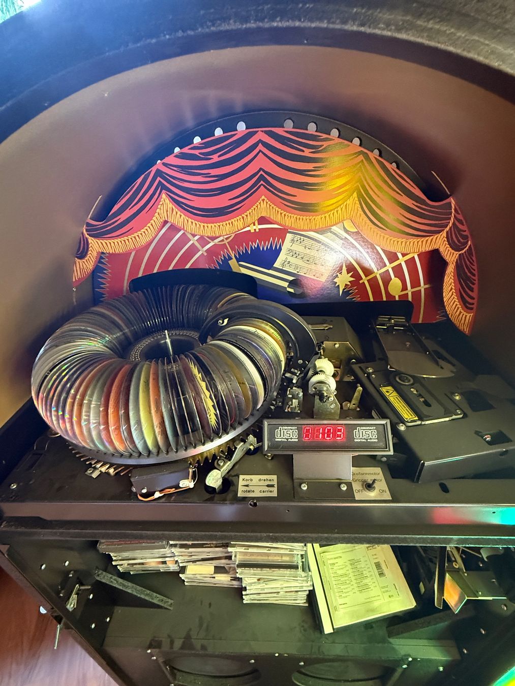 Wurlitzer Jukebox: Wurlitzer 1050 100 CD – Usato da Küsnacht ZH venduto da edu_c9vc 2