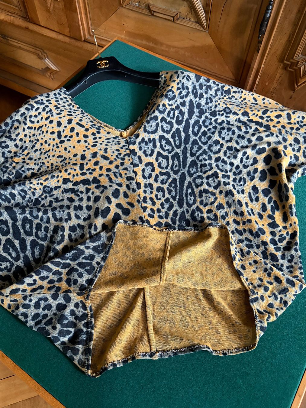 Maglioni & Felpe: Leopard Pullover Gr. L  Stil:  Chanel Métiers D'Art NEU – Nuovo (secondo la descrizione) da Interlaken venduto da Bona55 8