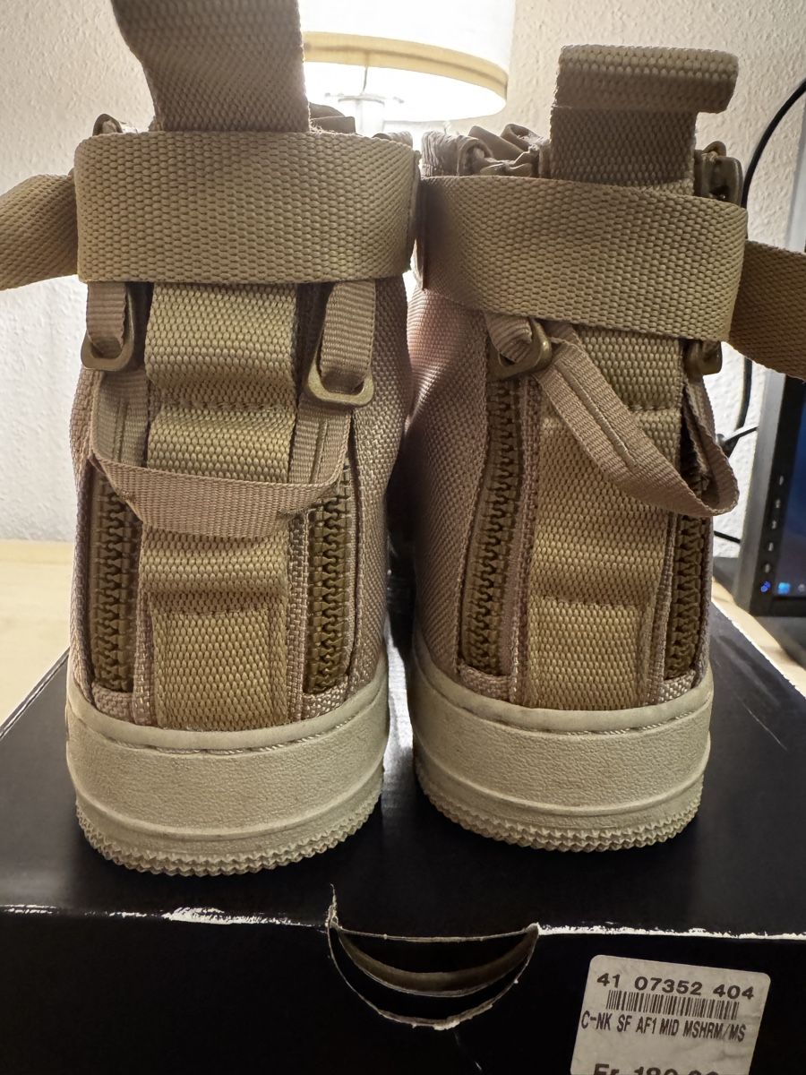 Nike Scarpe da uomo: Nike SF Air Force 1 Mid Pilz Gr.43 – Usato da Zürich venduto da swiss.tech 1