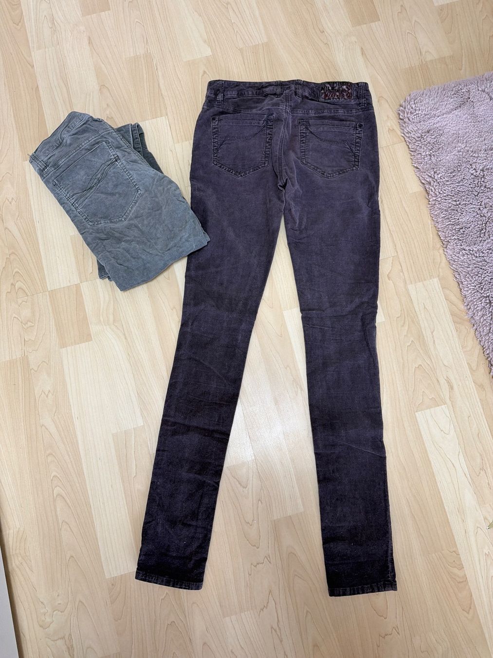 Nile Hosen: 2x Hose von Nile – Gebraucht aus Steffisburg von elle013 2