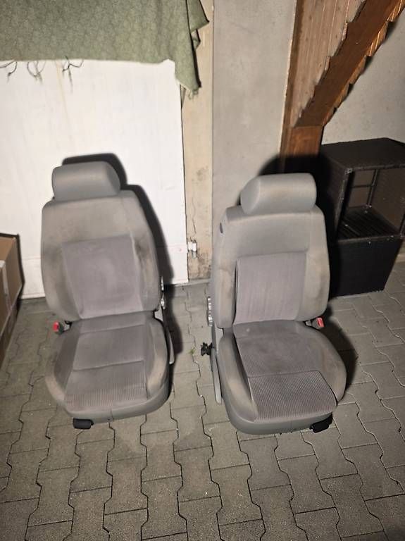 Alle Autoersatzteile: VW Golf 4 Vordersitze Stoff – Gebraucht aus Thal von Jones9424 3