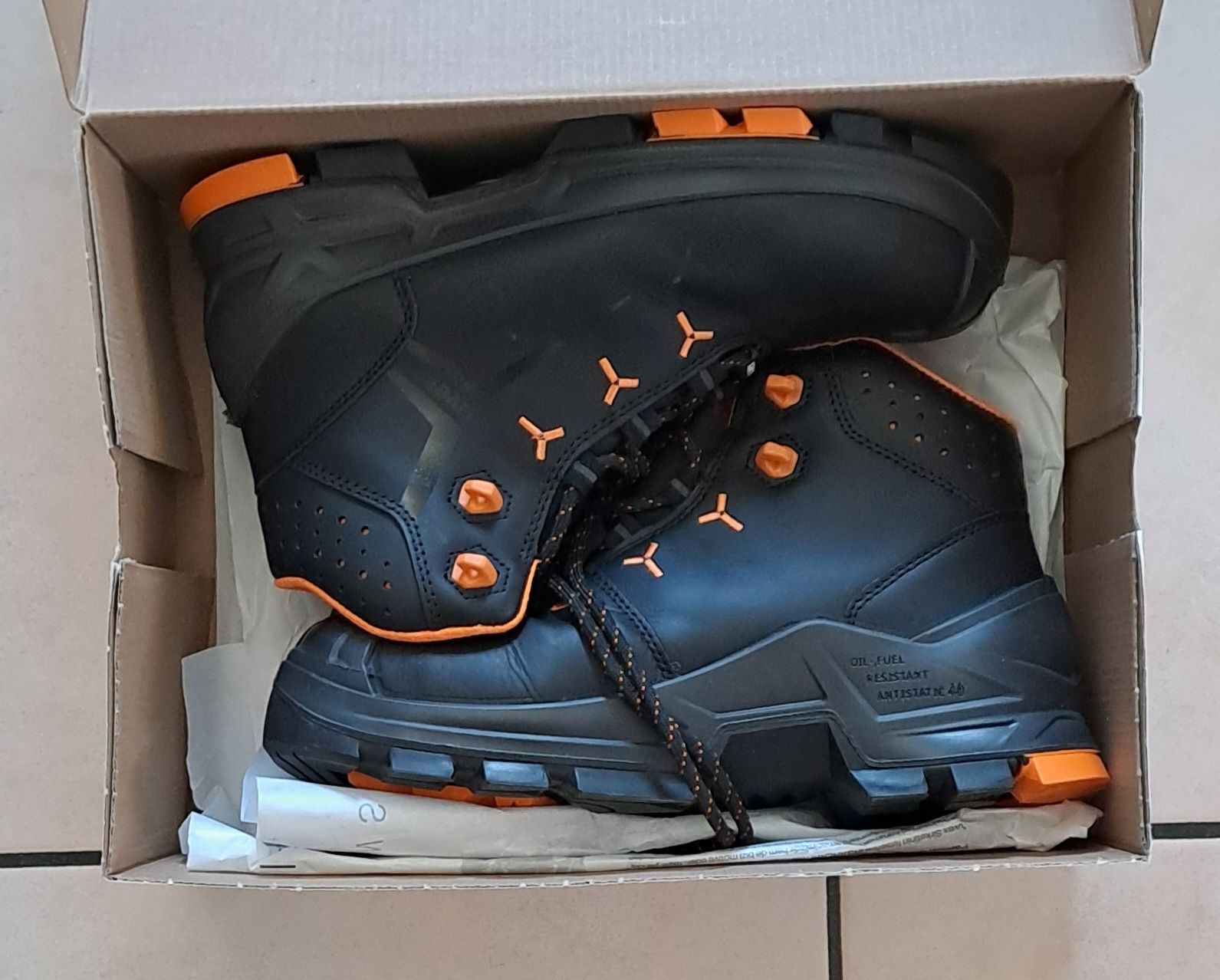 Uvex Herrenschuhe: Sicherheitsschuh – Neu und originalverpackt aus Gampel von hil_q526