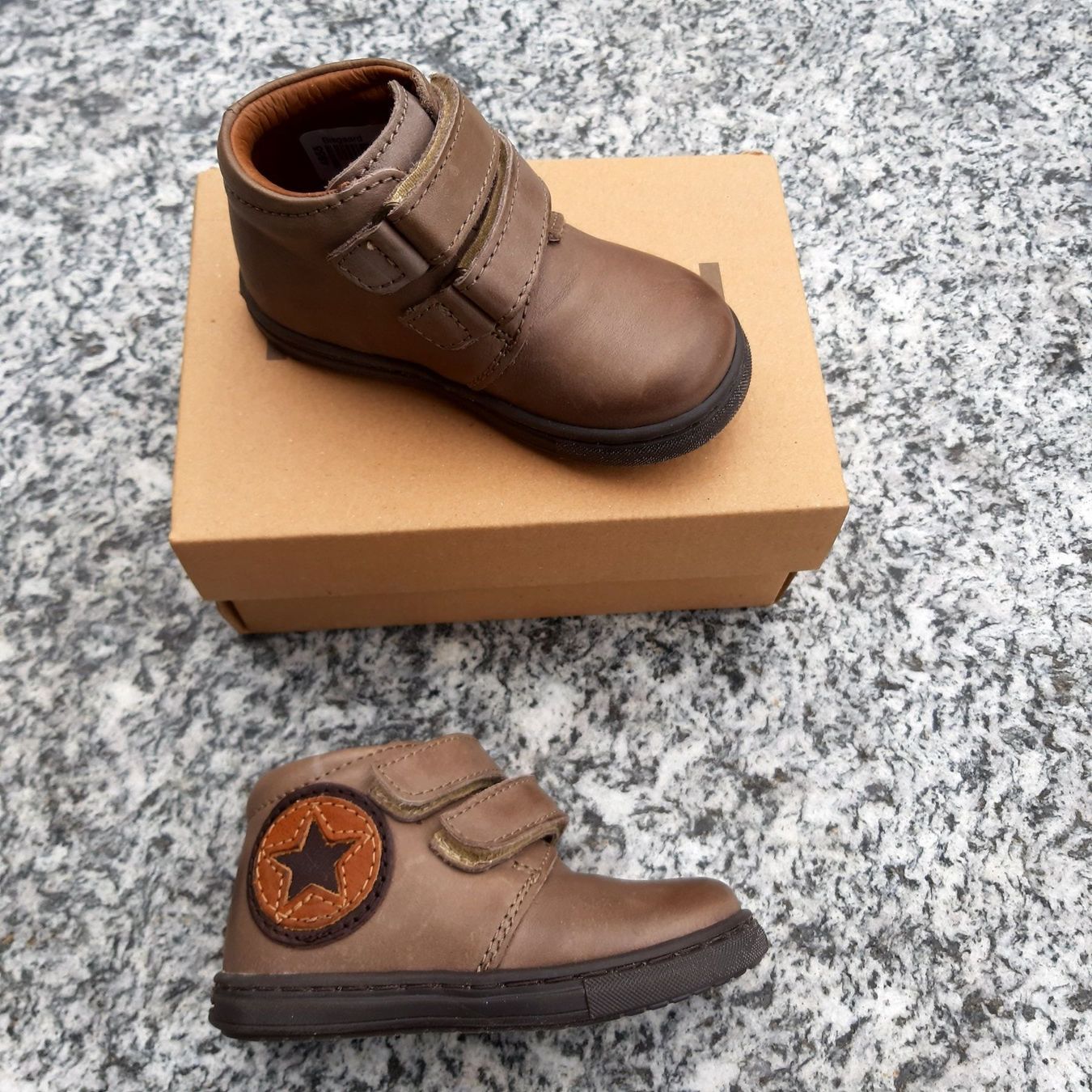 Bisgaard Scarpe per ragazzi: Chaussures à scratch Bisgaard - Lauflernschuhe Bisgaard – Nuovo e nell'imballaggio originale da Les Vérines venduto da Niebla59