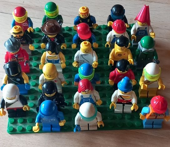 Lego Statuette: Lego Figuren  – Usato da Ebnat-Kappel venduto da blazzi