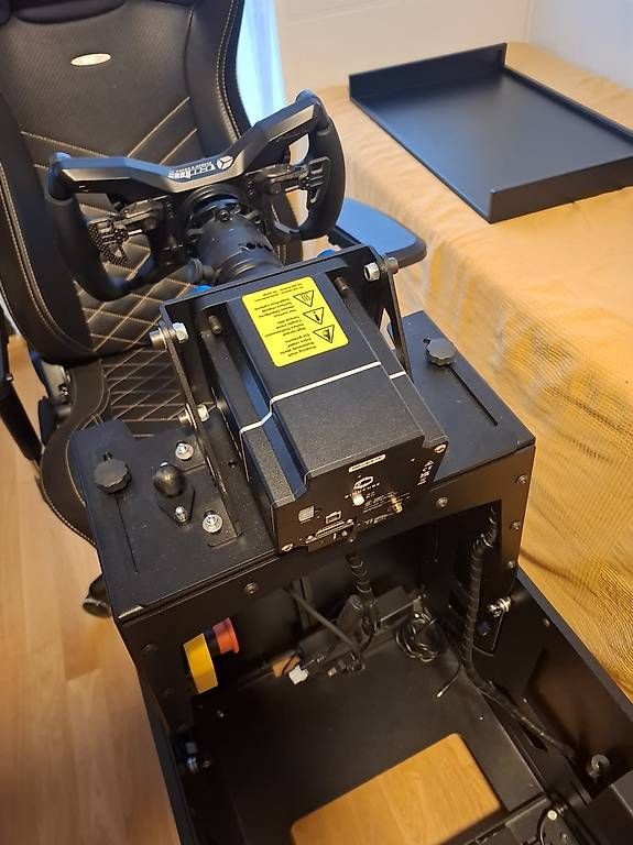 PC: Simucube 2 Sport | VRS Pedale | Cube Controls | CoffeeRacer – Usato da Dübendorf venduto da Kozmo822 9