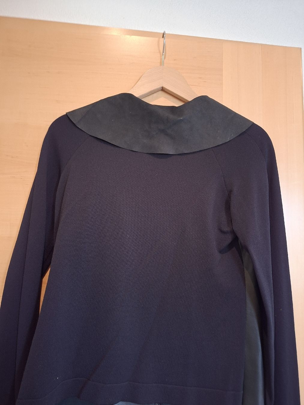 Giacche: Strickjacke mit Leder, Gr. 36 – Usato da Hausen AG venduto da Emirfinn 1