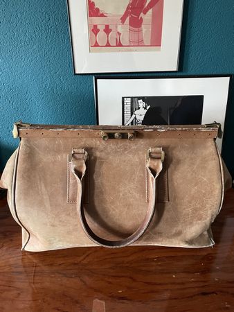 1960s Vintage beige Doctors Bag by designer Gebo Star Model