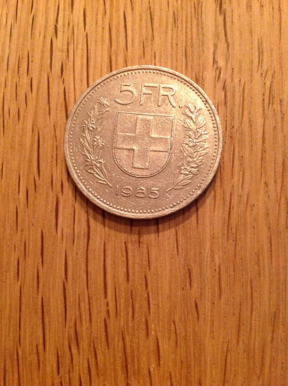 Tutti le monete: 5 franc 1985 Tranche incuse étoiles – Usato da Villars-sur-Glâne venduto da Graca03 1