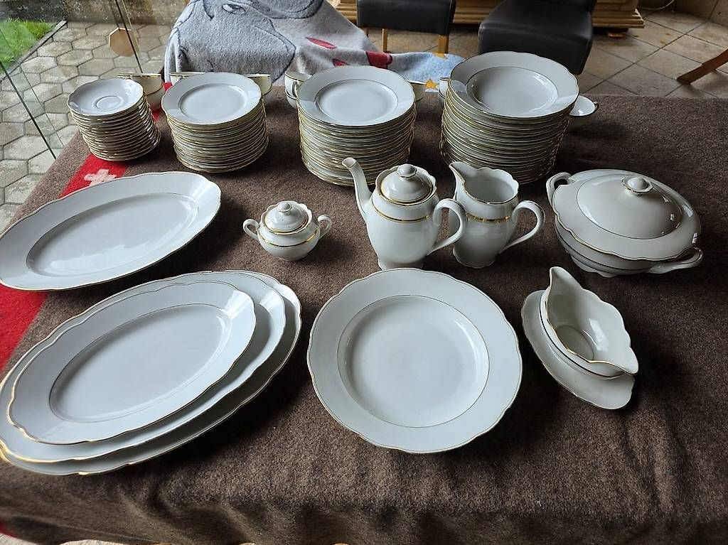 Set di piatti: Antikes - Goldrand - Geschier - Service – Usato da Schwarzenegg venduto da Stakro 3