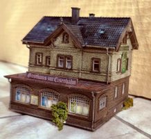 "Gasthaus zur Eisenbahn" von Vollmer 43663  in Spur HO!