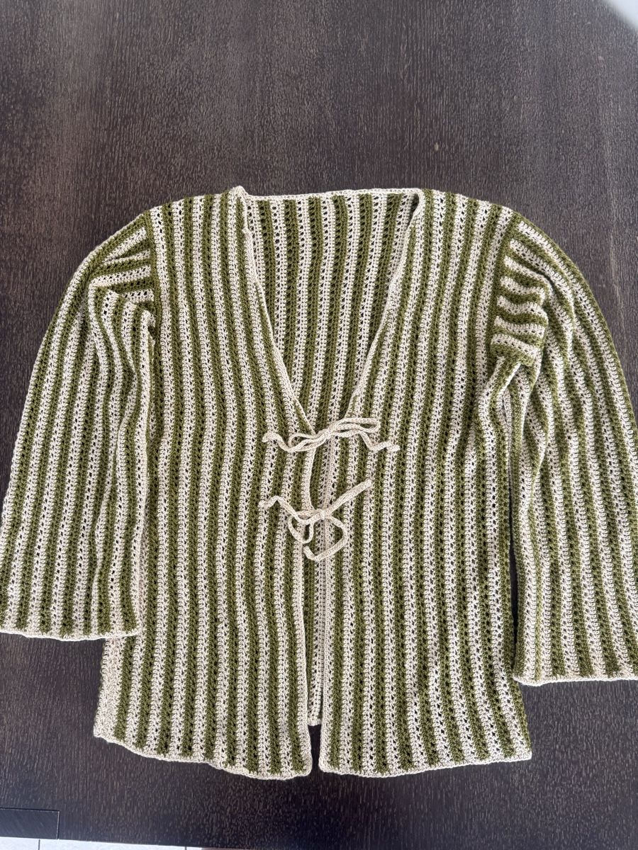 Vestes: Cardigan crochet vert blanc rayé taille 38-40 – Neuf (Voir description) à Vernier par DubasNicole