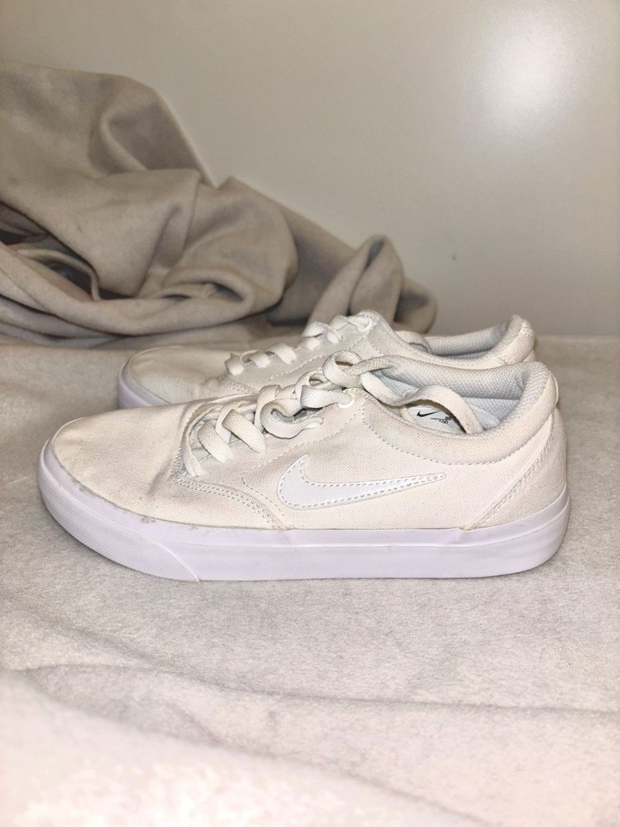 Nike Scarpe da donna: Nike SB Charge low white – Usato da Luzern venduto da fer_5lyj 1