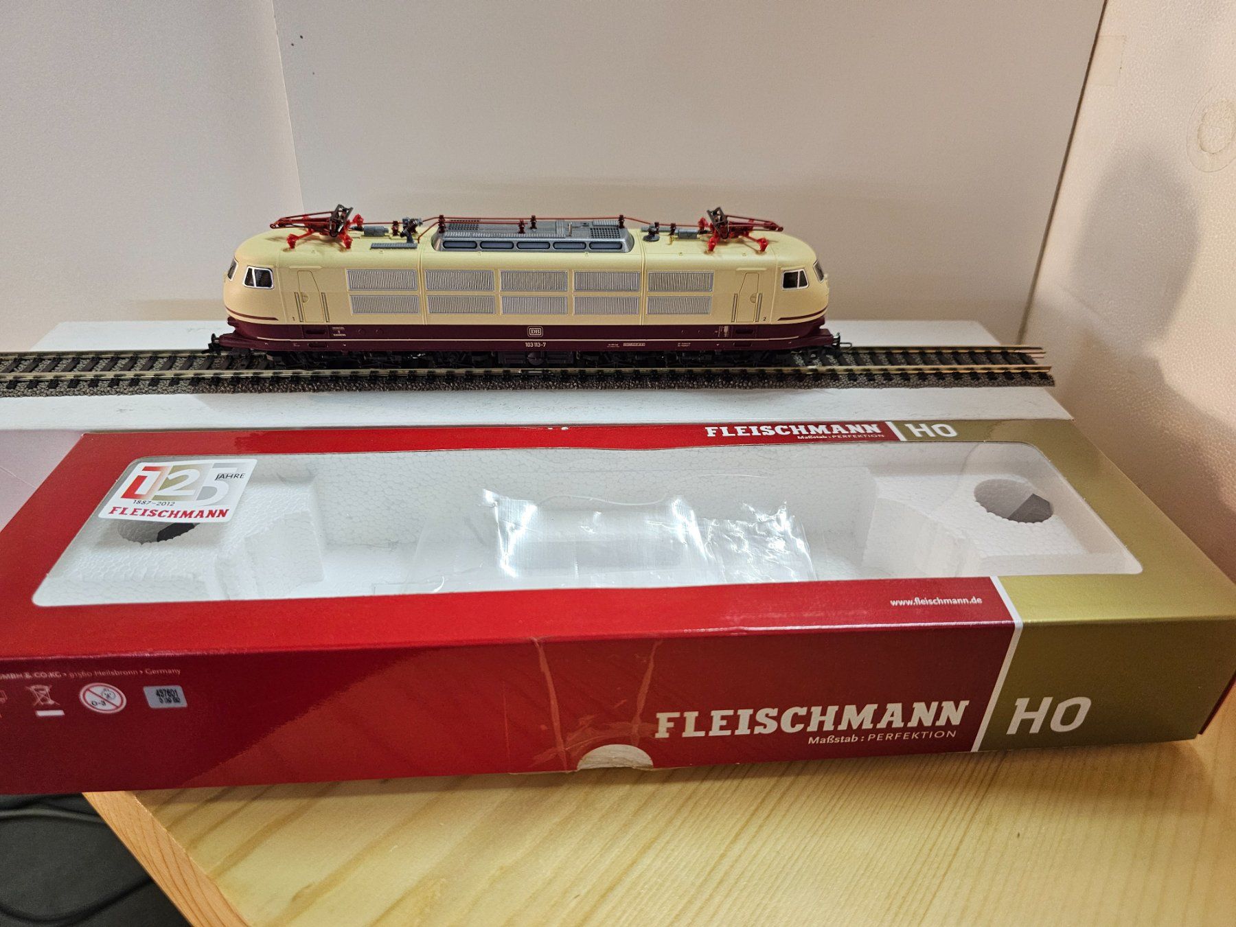 Fleischmann Modellini di ferrovie: Fleischmann Baureihe 103 DB creme/rot – Usato da Rheinfelden venduto da stephan28bike 6