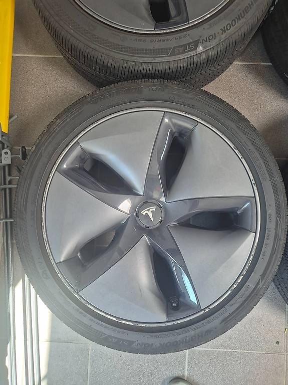 Pneumatici & Ruote complete: Roues Aero Tesla Model 3 18 pouces – Usato da Bussigny venduto da NoLimiit 1