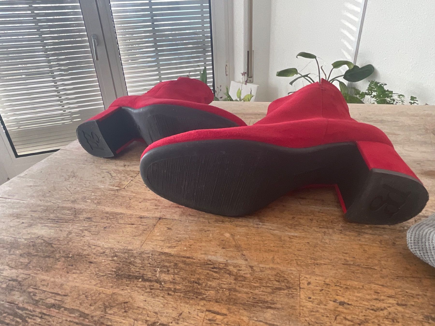 Paul Green Damenschuhe: rote Wildleder Stiefeletten – Neu und originalverpackt aus Meilen von 1928NixilGnuey 2