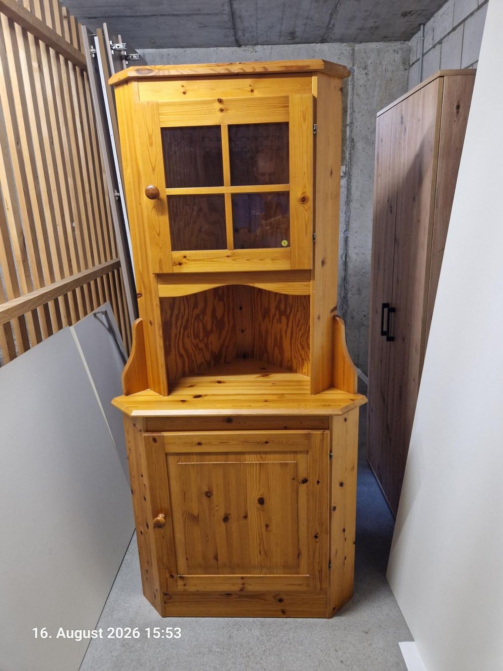Buffets: Eckschrank – D'occasion à Ballwil par Dachspatz