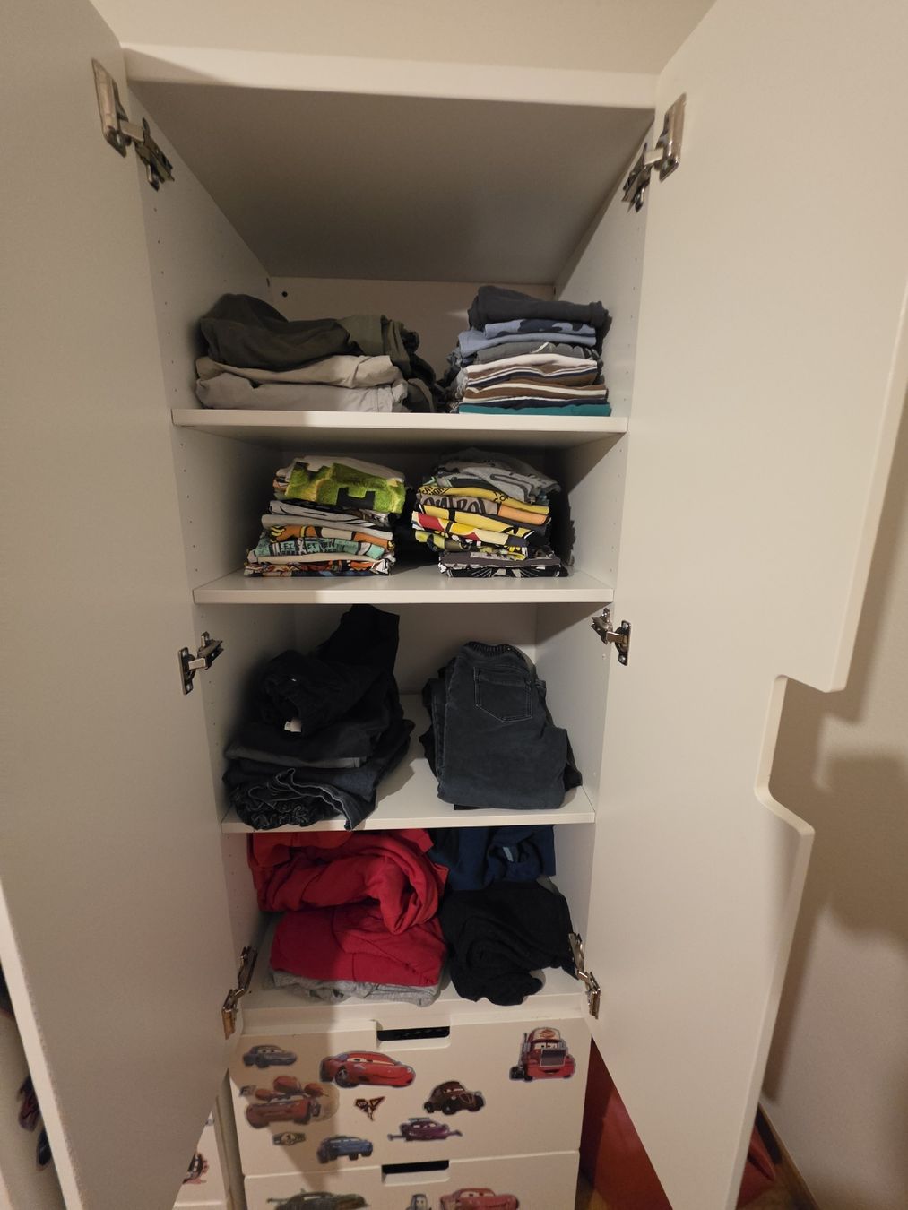 Ikea Armadi: Kinder Kleiderschrank von Ikea – Usato da Birmensdorf ZH venduto da eva_9hvs 2