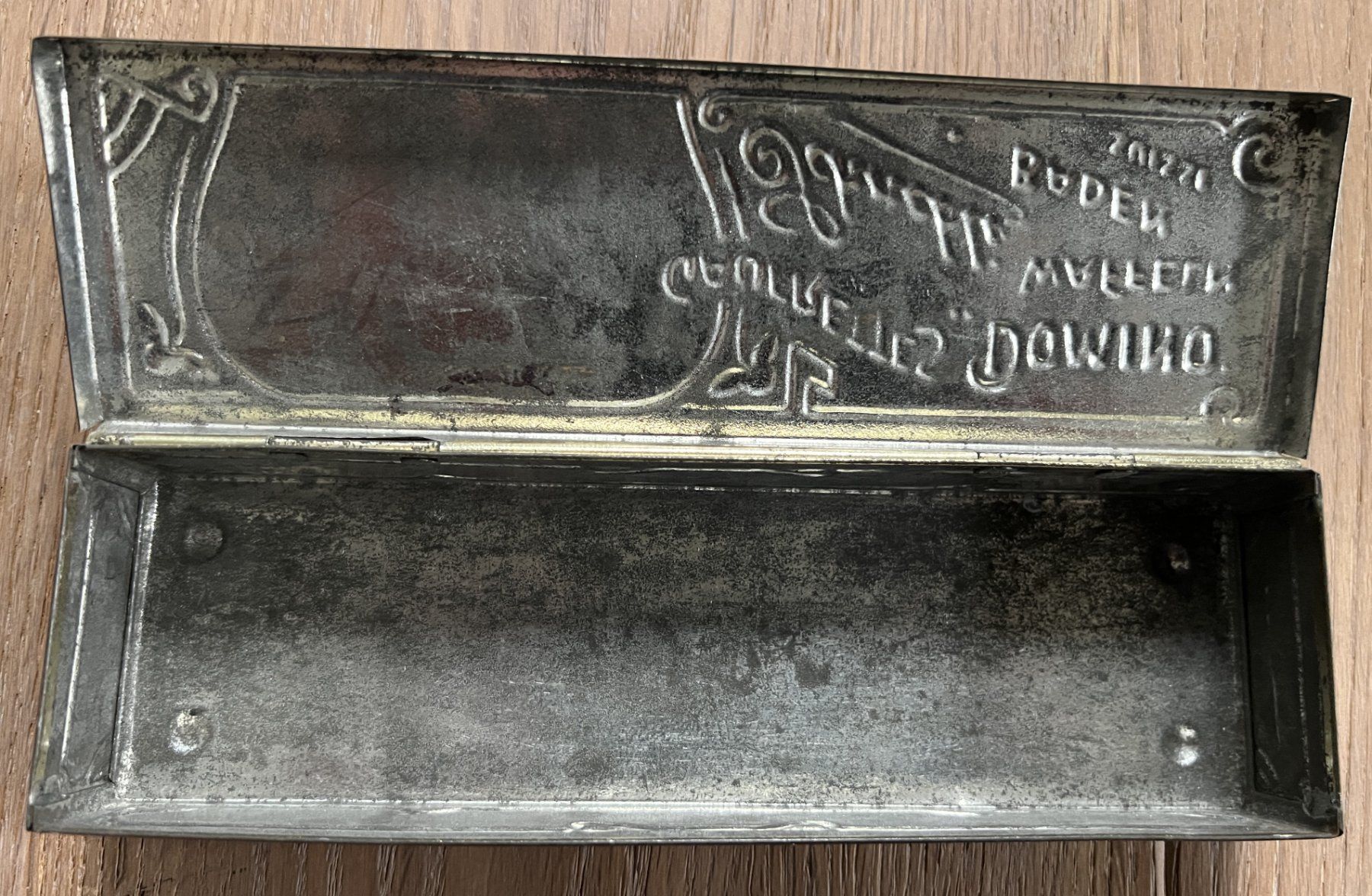 Schnebli Barattoli: antike Blechdose Schnebli Baden "DOMINO" ca. 1908 – Usato da Rothrist venduto da Brandystar 6
