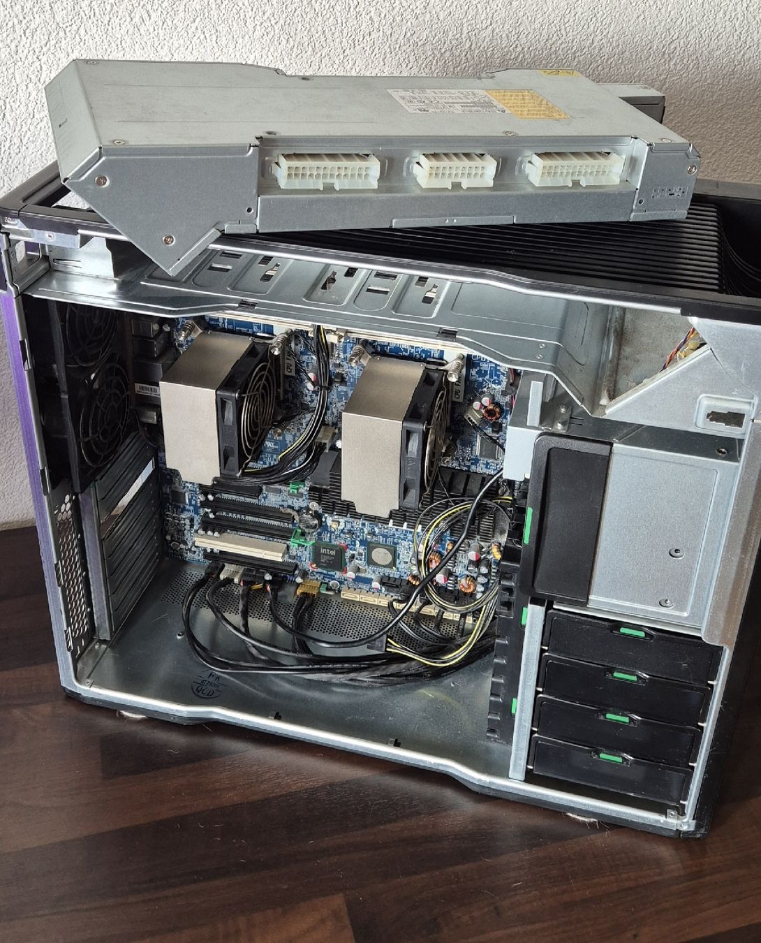 Hewlett Packard PC: HP WorkStation Z800 - base complète - bi-processeur – Difettoso da Neyruz FR venduto da RetroLab_ 9