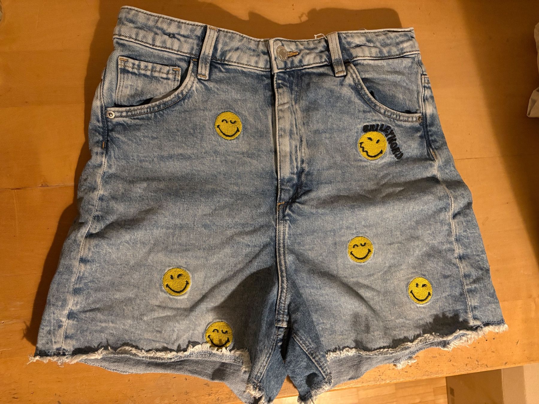 H&M Pantaloni: Kurze Hosen – Usato da Dielsdorf venduto da IrinaAnja