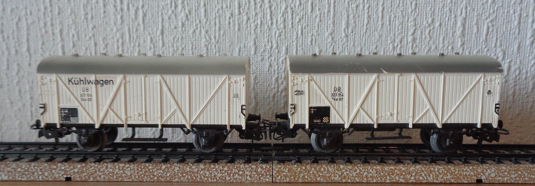 Märklin Modelleisenbahnen: Märklin, 2 Kühlwagen DB, H0 – Gebraucht aus Arbon von lyres 2