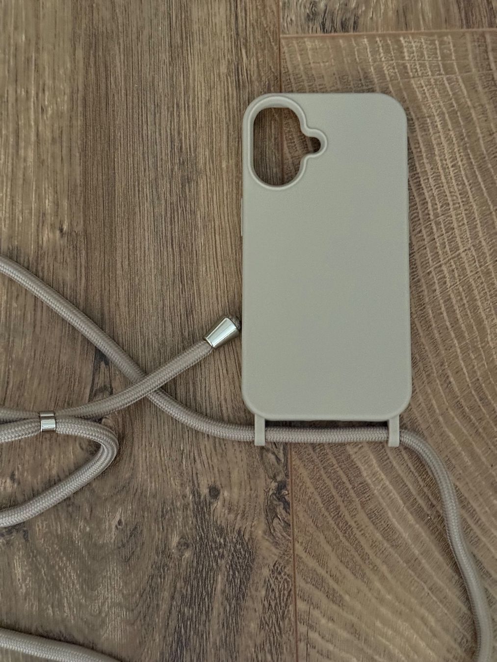 Apple Cover & Protezioni schermo: Handyhülle mit Umhängeband - beige, iPhone 16 – Nuovo e nell'imballaggio originale da Thun venduto da mar_lx2p