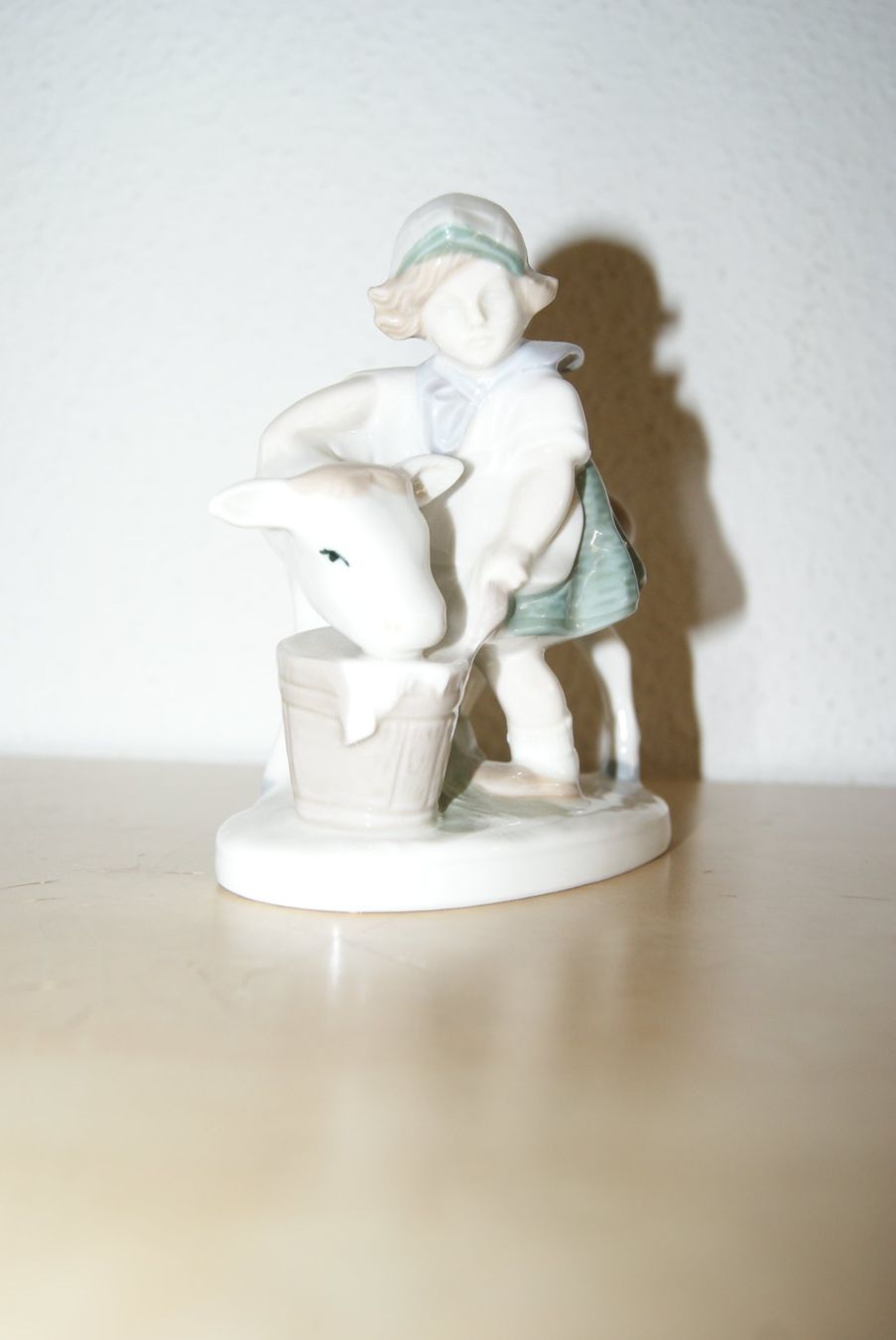 Statuette: Prozellanfigur BAUERNMÄDCHEN MIT Kalb – Usato da Zürich venduto da Widi1 6