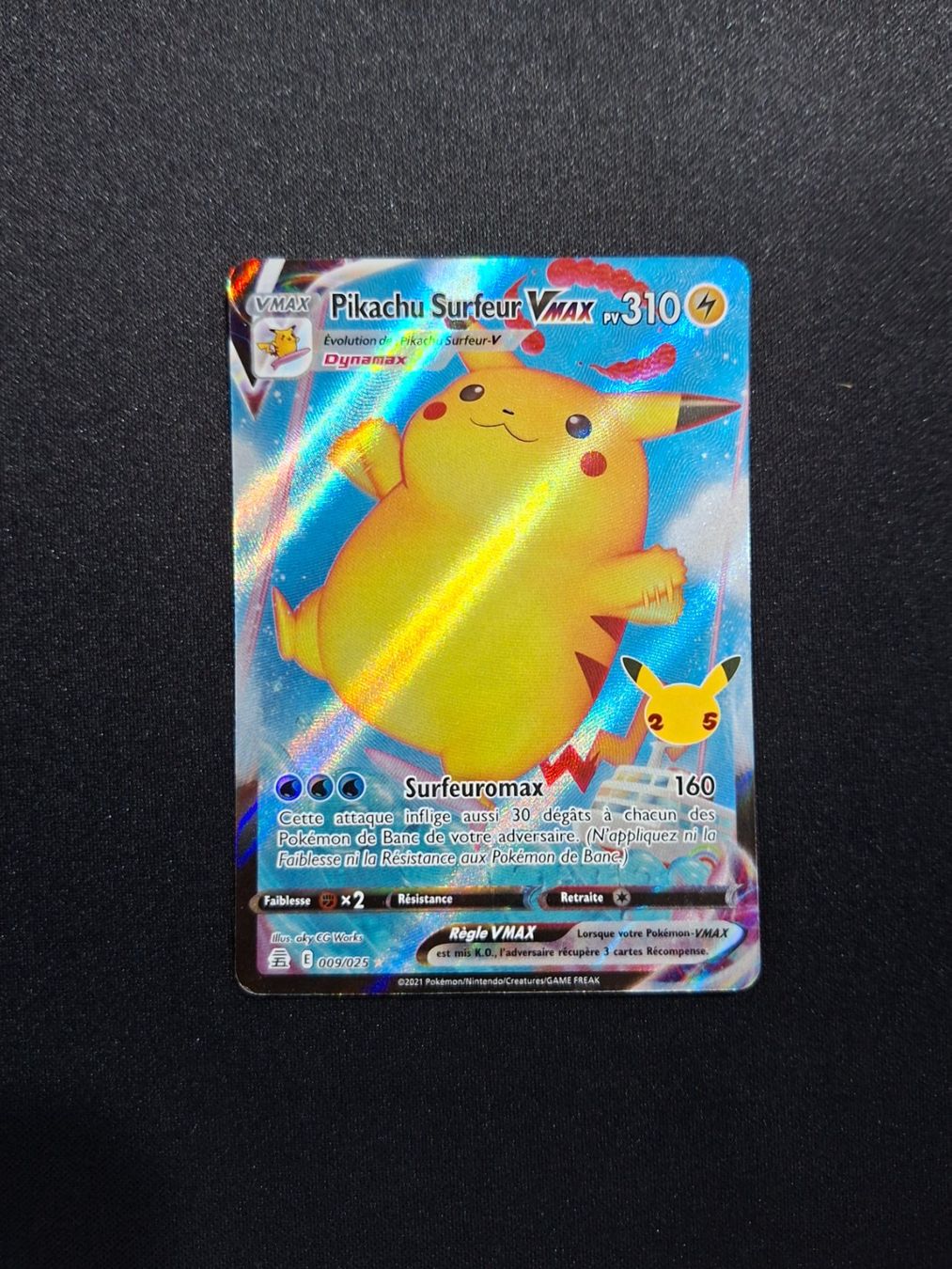 Pokémon Sammelbilder & Trading cards: Pokémon Pikachu Surfeur Vmax 009/025 Célébration - FR – Gebraucht aus Valeyres-sous-Rances von gegg
