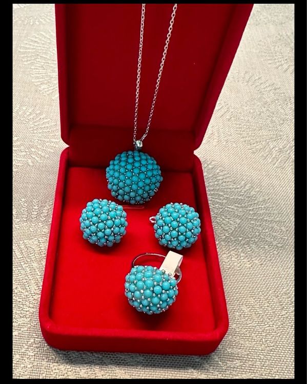 Parure : collier, bague, boucles d'oreilles. Plaqué or. | Kaufen auf