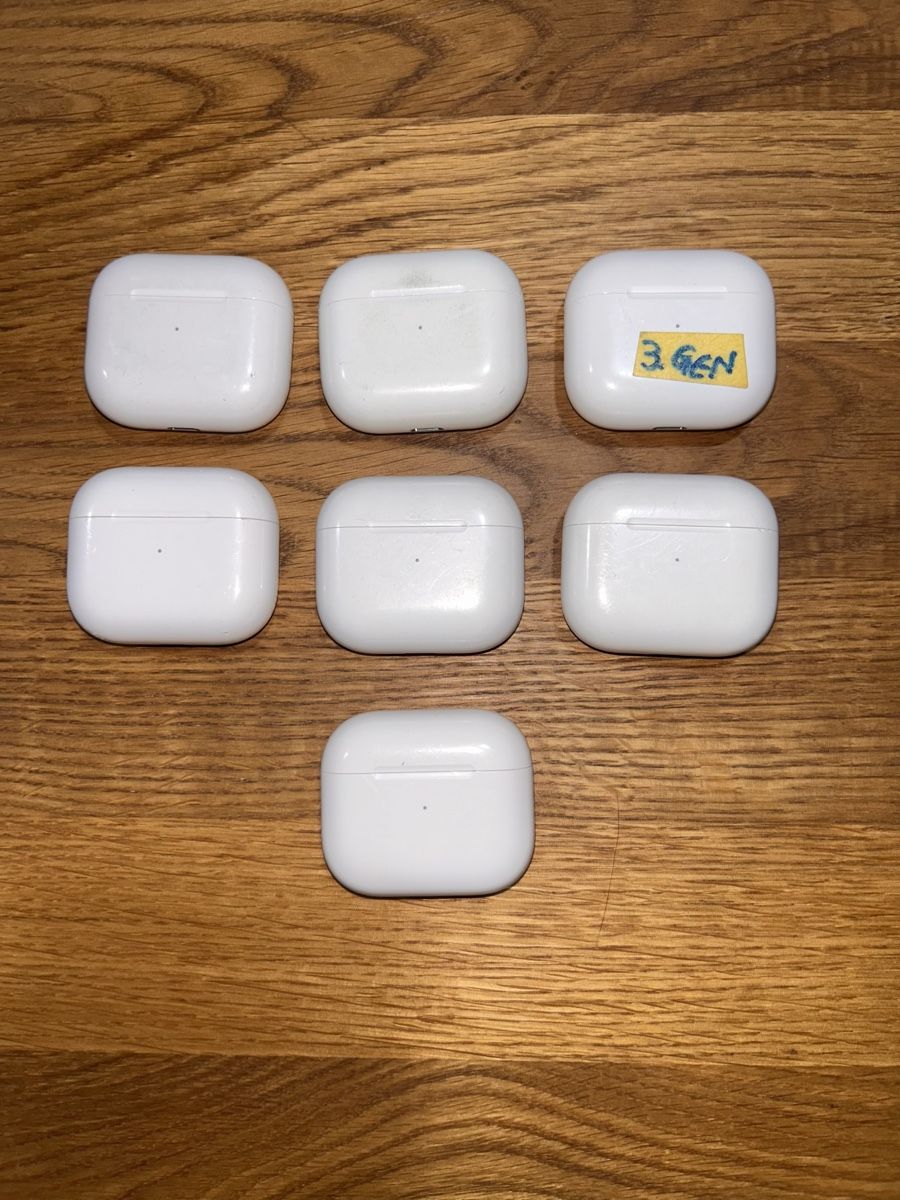 Apple Caricabatterie: 7x AirPods Pro Ladecase (3. Gen.)  – Usato da Zürich venduto da jasmin011