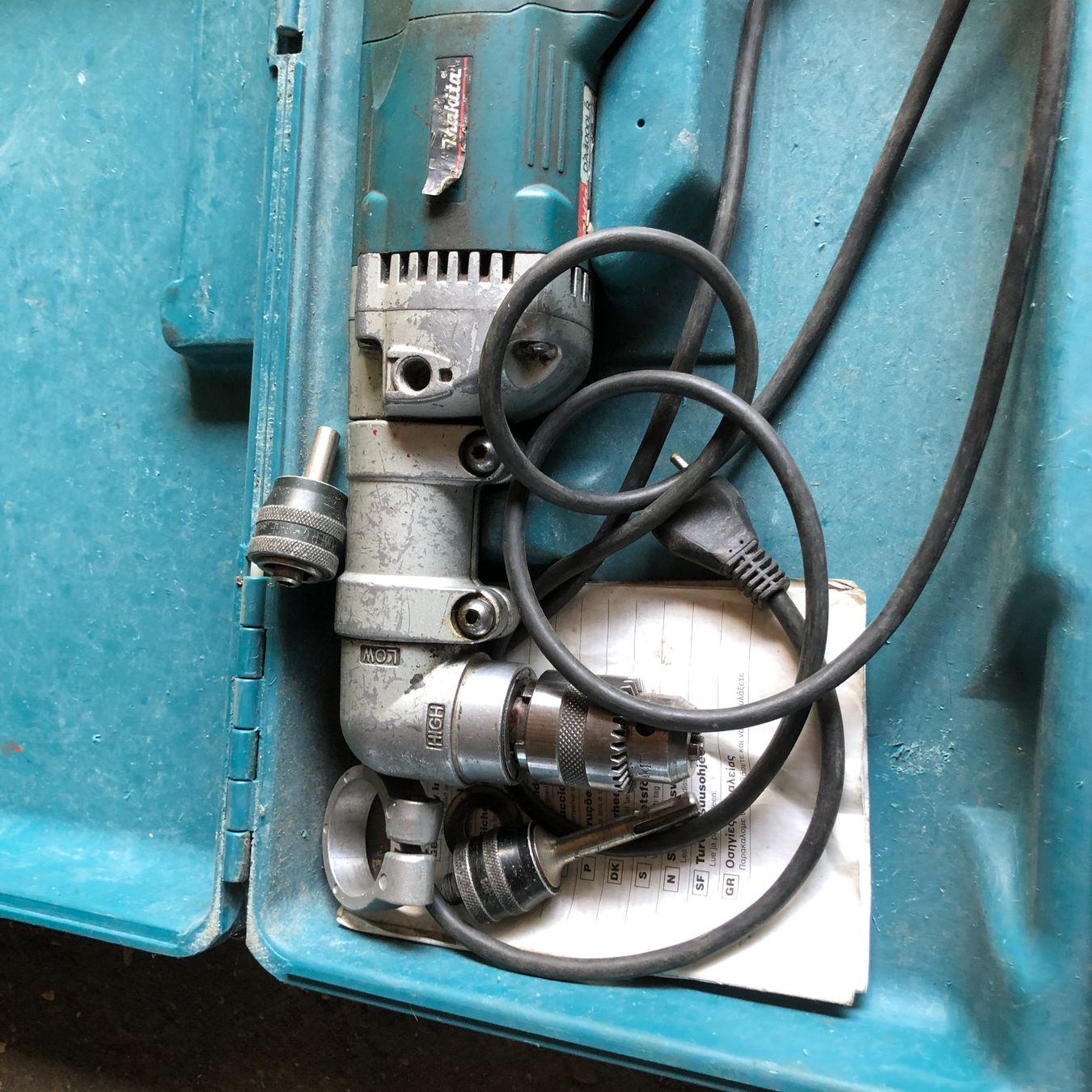 Trapani: Perceuse d'angle Makita avec accessoires – Usato da Avenches venduto da Brocadou 1